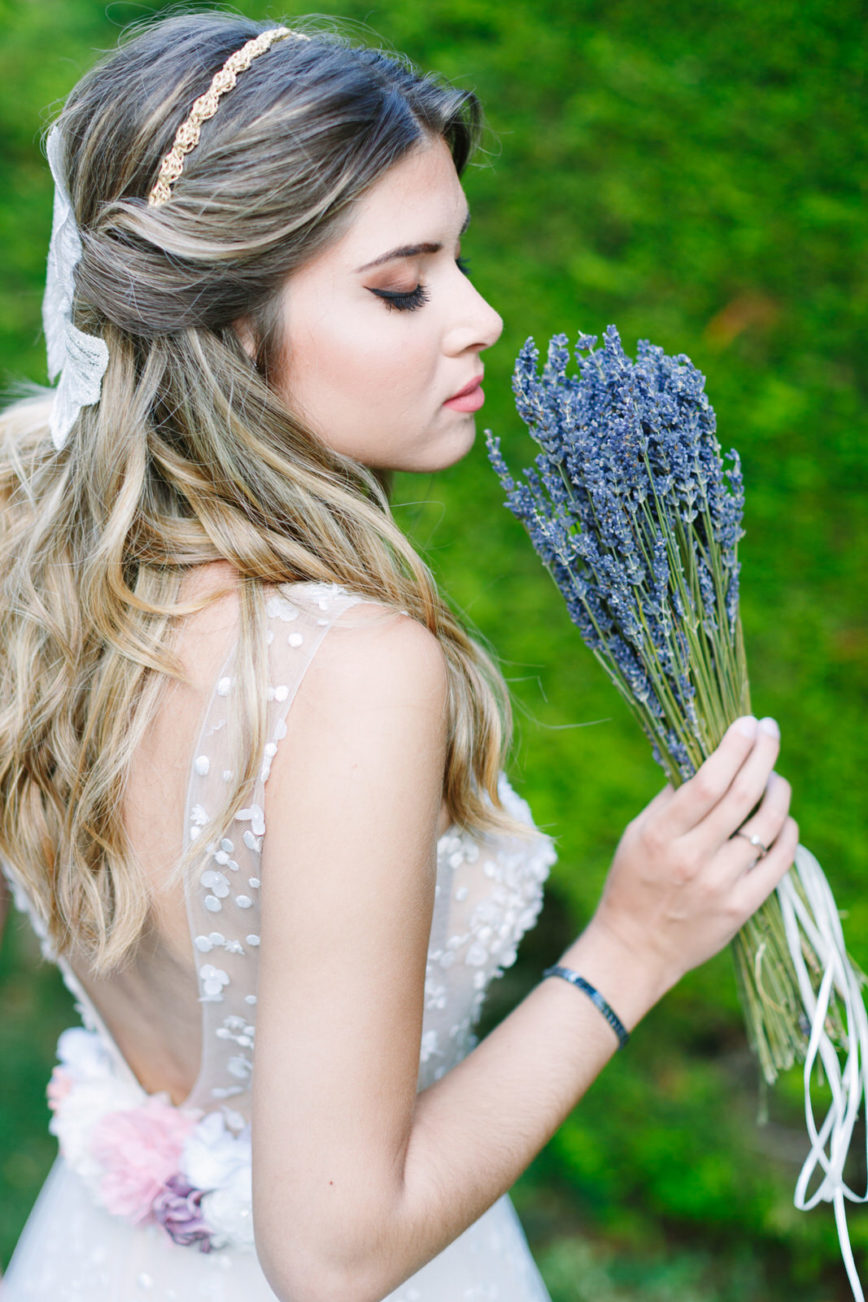 Unique Handmade Bridal Accessories: 3 Amazed Ways To All Eyes On The Bride