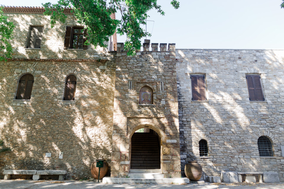 Φωτογραφία Βάπτισης Μονή Πεντέλη Βάπτιση στην Μονή Πεντέλης