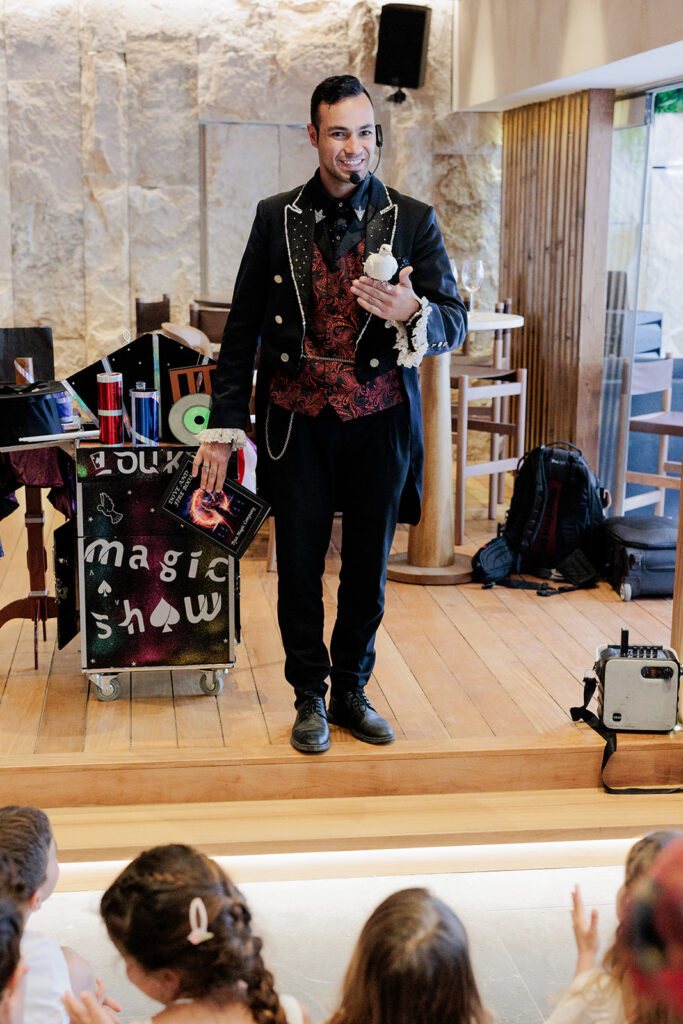 Παιδική διασκέδαση με ανιματέρ - Βάπτιση Άγιος Γεώργιος Καβούρι | Φωτογράφος Βάπτισης | Ignatios Kourouvasilis